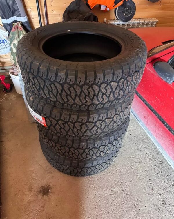 tires maxxis razr-811 275/60/20