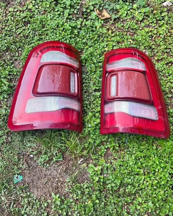 Dodge Ram 1500 19-23 LED taillights