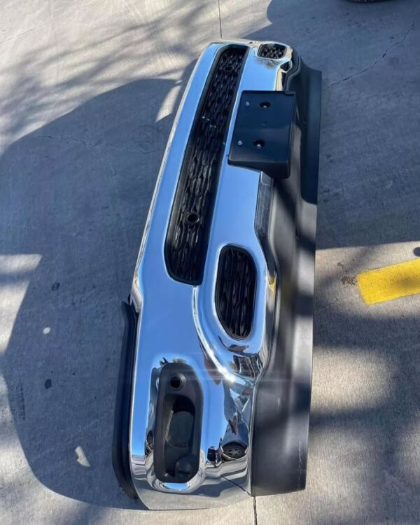 Front bumper 2019-2023 Ram 1500 like new with brackets Avl.